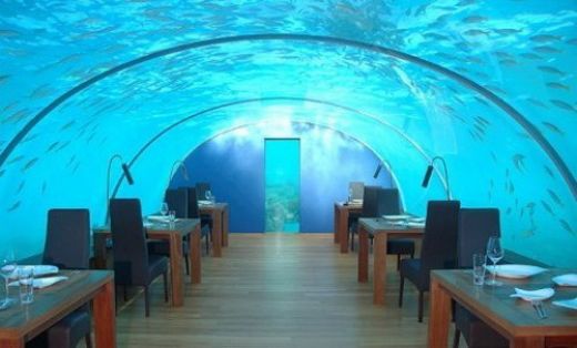 Jule's Undersea Lounge
